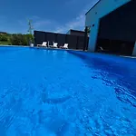 Es